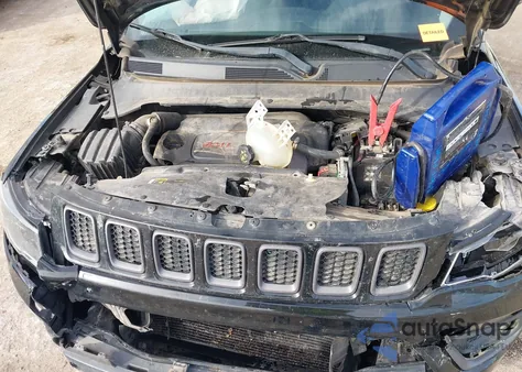 2018 Jeep Compass Trailhawk 4X4 z USA, uszkodzony, nr VIN 3C4NJDDB5JT501735